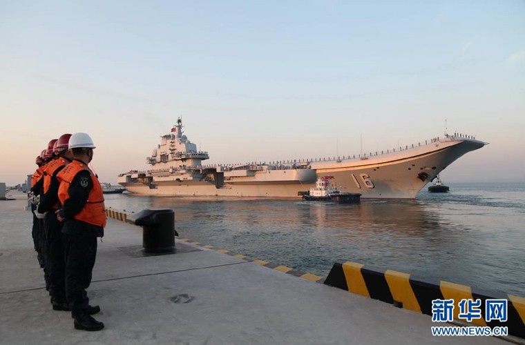 Tàu sân bay Liêu Ninh sáng ngày 26 đã rời quân cảng ở Thanh Đảo, phía đông Trung Quốc, để tới Biển Đông. Biên đội tàu của Trung Quốc tham gia diễn tập và huấn luyện còn có 4 tàu khác gồm tàu khu trục tên lửa Type 051C Thẩm Dương và Thạch Gia Trang, tàu hộ vệ tên lửa Type 054A Yên Đài và Duy Phương.